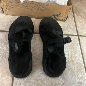 Unworn Chaco Mens Z Boulder 2 Size 12